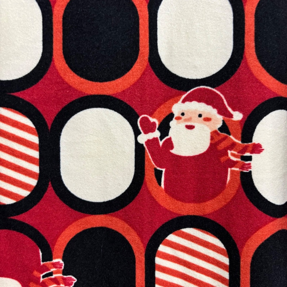 LuLaRoe Gigi Tee Medium Christmas Santa Oval Pattern‎ Holiday Top - Picture 2 of 4